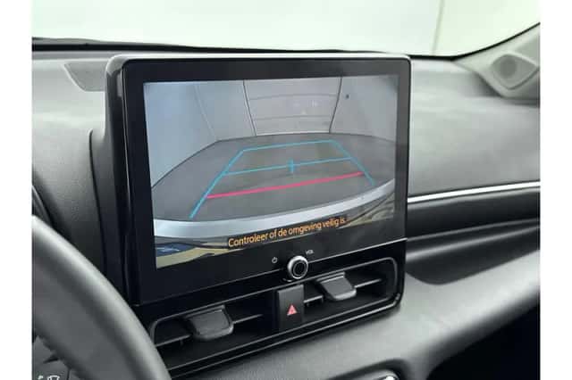 Toyota Yaris (2025) thumbnail 5