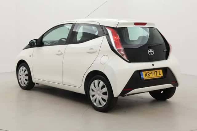 Toyota Aygo (2016) thumbnail 4