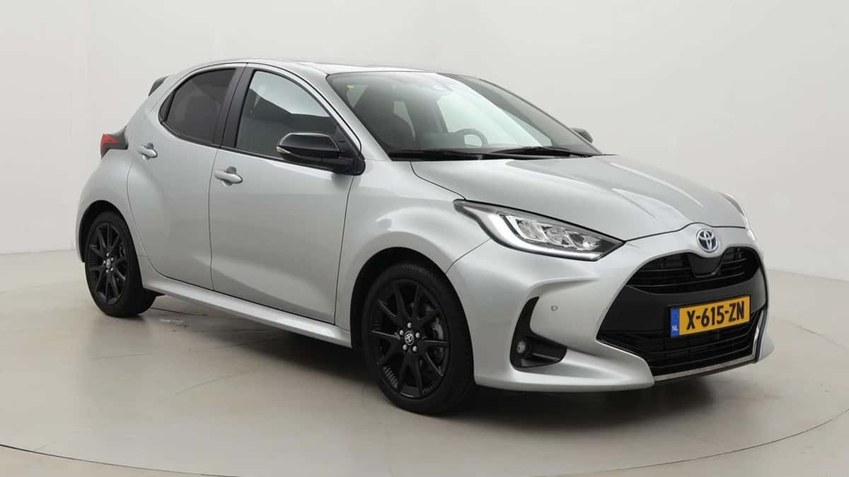 Toyota Yaris (2023) — foto 1