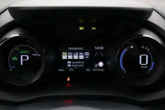 Toyota Yaris (2023) thumbnail 3