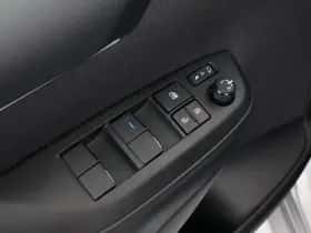 Toyota Yaris (2023) thumbnail 25