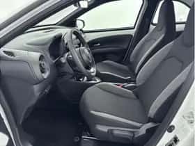 Toyota Aygo X (2024) thumbnail 14