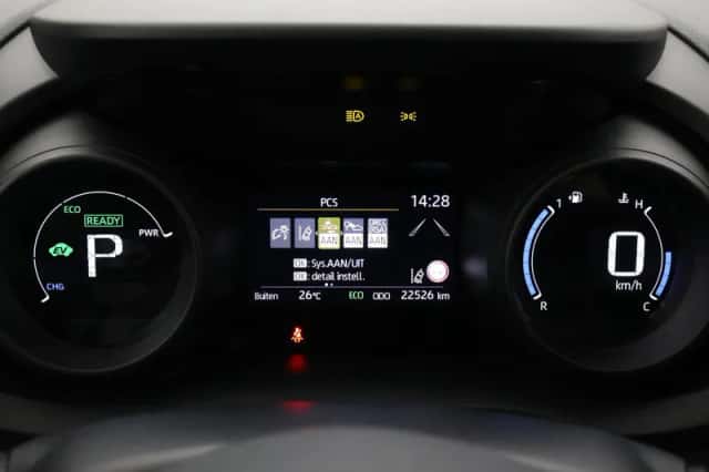 Toyota Yaris (2021) thumbnail 3