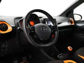 Toyota Aygo (2021) thumbnail 2