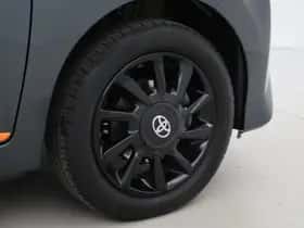 Toyota Aygo (2021) thumbnail 13