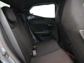Toyota Aygo (2021) thumbnail 35