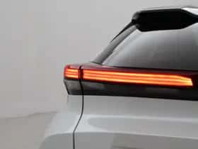 Toyota C-HR (2025) thumbnail 12