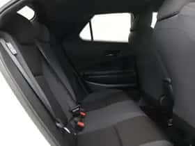 Toyota C-HR (2025) thumbnail 38