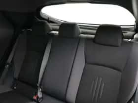 Toyota C-HR (2025) thumbnail 39