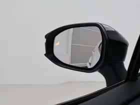 Toyota C-HR (2025) thumbnail 5