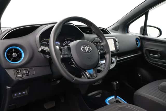 Toyota Yaris (2019) thumbnail 2