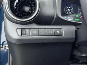 Toyota C-HR (2025) thumbnail 18