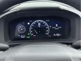 Toyota C-HR (2025) thumbnail 3