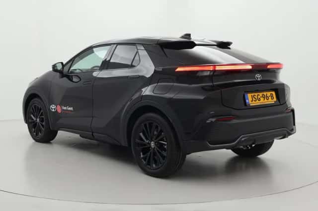 Toyota C-HR (2026) thumbnail 4