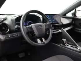 Toyota C-HR (2025) thumbnail 2
