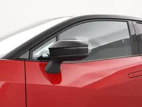 Toyota C-HR (2025) thumbnail 15