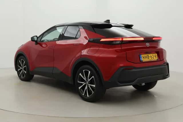 Toyota C-HR (2025) thumbnail 4