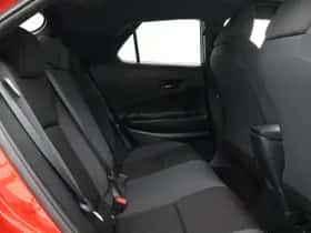 Toyota C-HR (2025) thumbnail 38