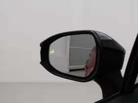 Toyota C-HR (2025) thumbnail 5