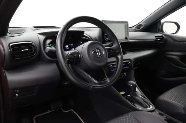 Toyota Yaris (2020) thumbnail 2