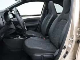 Toyota Aygo X (2023) thumbnail 23
