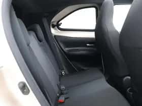Toyota Aygo X (2023) thumbnail 36