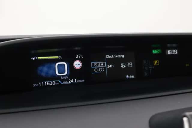 Toyota Prius (2022) thumbnail 3