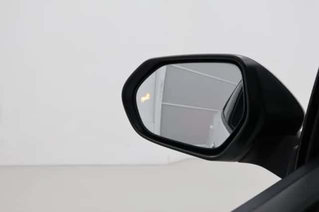 Toyota Prius (2022) thumbnail 5