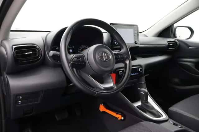 Toyota Yaris (2023) thumbnail 2