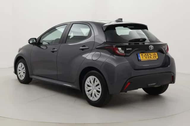 Toyota Yaris (2023) thumbnail 4