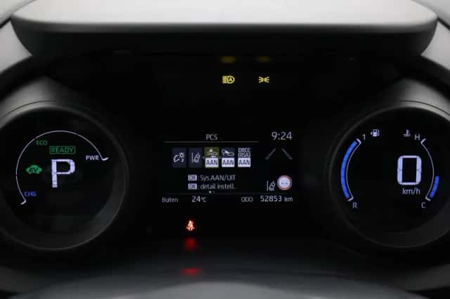 Toyota Yaris (2021) thumbnail 3