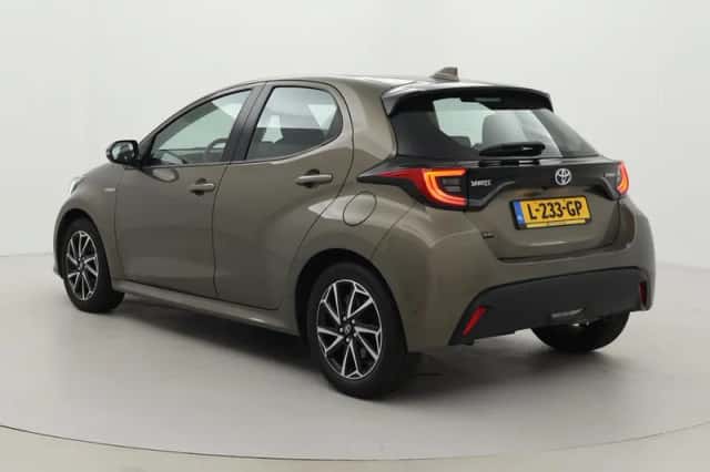 Toyota Yaris (2021) thumbnail 4