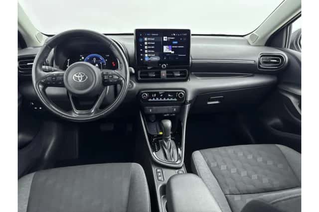 Toyota Yaris (2025) thumbnail 2