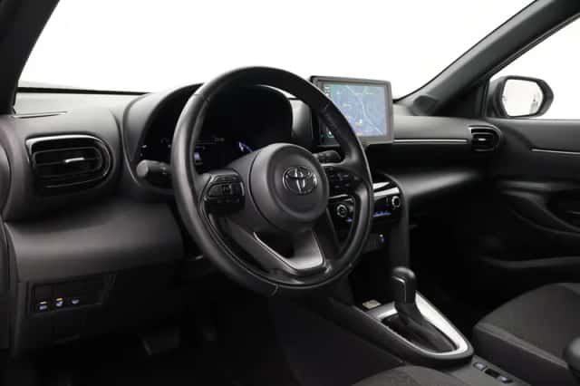 Toyota Yaris Cross (2023) thumbnail 2