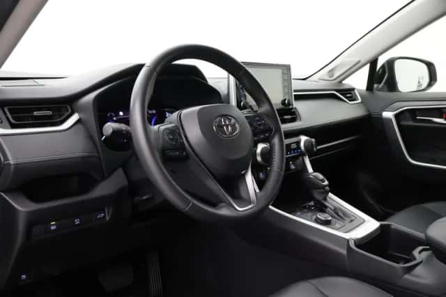 Toyota RAV4 (2022) thumbnail 2