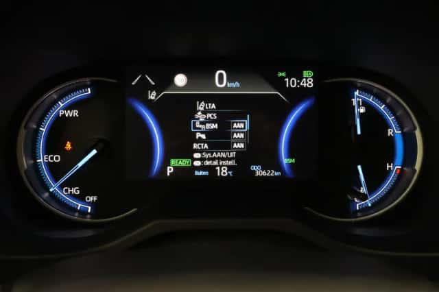 Toyota RAV4 (2022) thumbnail 3