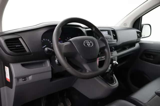 Toyota Proace (2020) thumbnail 2