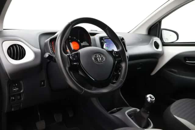 Toyota Aygo (2019) thumbnail 2
