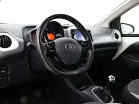 Toyota Aygo (2019) thumbnail 2