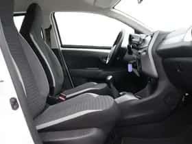 Toyota Aygo (2019) thumbnail 29