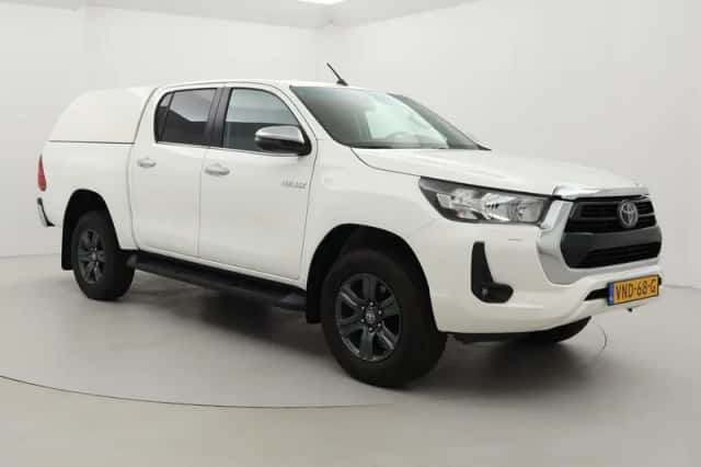 Toyota Hilux (2021) thumbnail 1