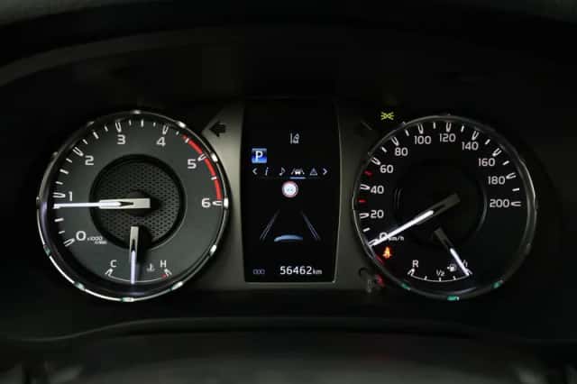 Toyota Hilux (2021) thumbnail 3