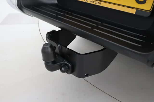 Toyota Hilux (2021) thumbnail 5