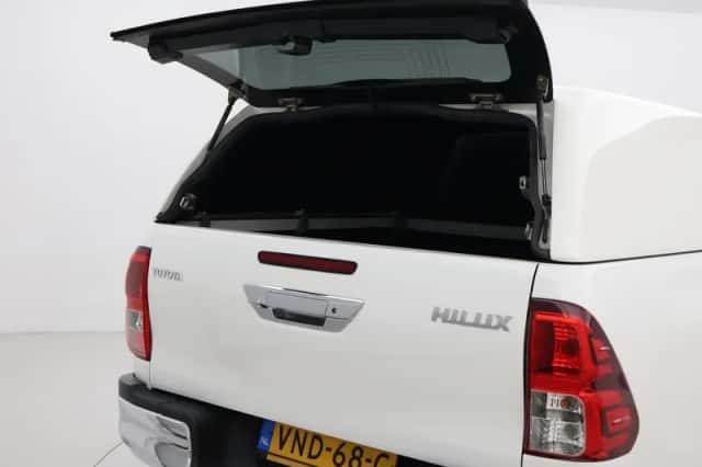 Toyota Hilux (2021) thumbnail 6