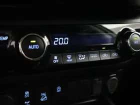 Toyota Hilux (2021) thumbnail 8