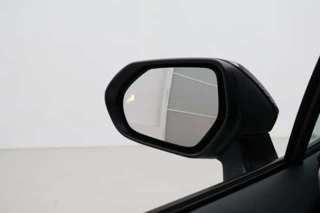 Toyota Corolla (2023) thumbnail 6