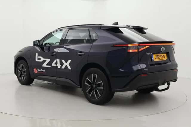 Toyota bZ4X (2026) thumbnail 4