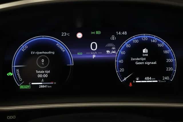 Toyota Corolla Cross (2024) thumbnail 3
