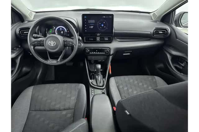 Toyota Yaris (2025) thumbnail 2