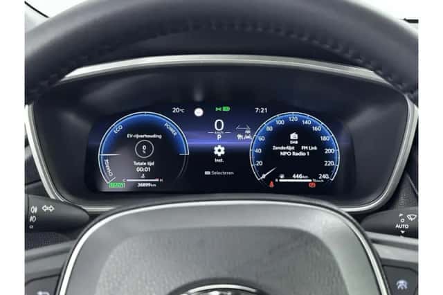 Toyota Corolla (2025) thumbnail 3